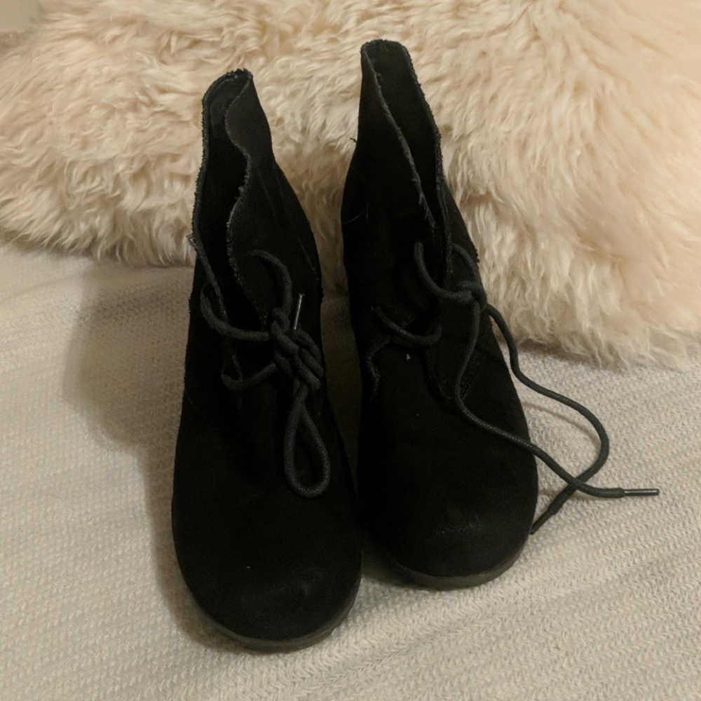 Wedge heels